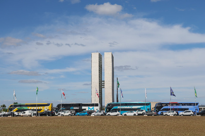 Entrevista. ABRATI leva ônibus ao Congresso para aproximar setor rodoviário dos parlamentares.