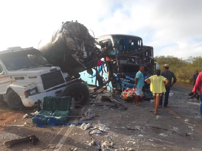 Falência da fiscalização e fadiga de motoristas agravam tragédias nas estradas, diz especialista