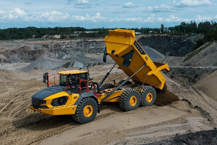 Volvo CE lança nova geração do A60, o maior caminhão articulado do Brasil