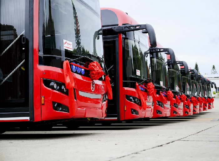 Golden Dragon entrega primeiro ônibus com motor FPT a gás natural para Kragujevac