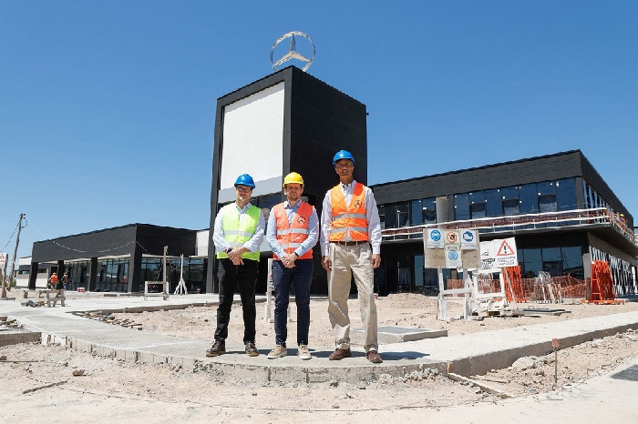 Mercedes-Benz Caminhões e Ônibus e Prefeitura de Zárate firmam parceria para promover desenvolvimento industrial e qualificação profissional