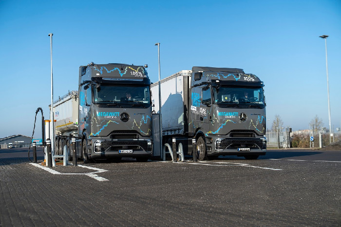 Teste de resistência de longa distância com carregamento em megawatts: Mercedes Benz Trucks envia eActros 600 da Alemanha para a Suécia